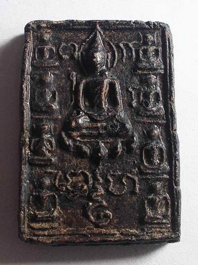 พระเจ้า 9 พระองค์เนื้อผงจุ่มรักเก่า