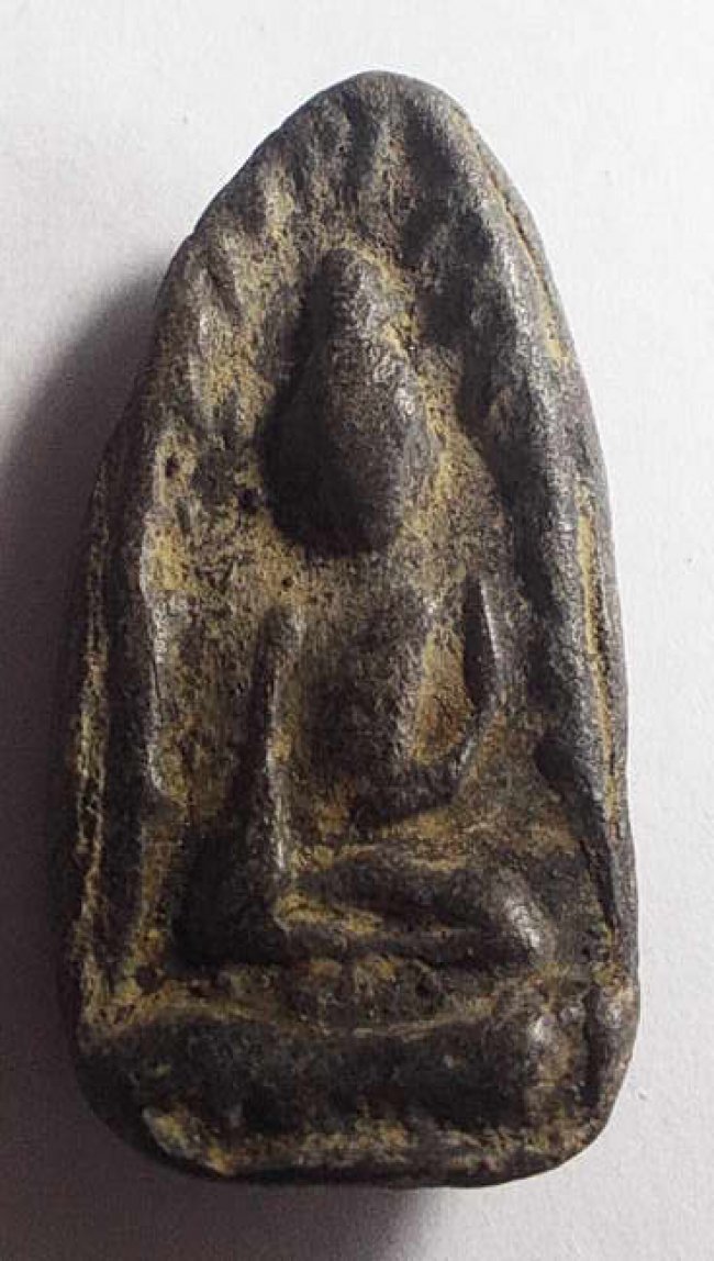 สรรค์นั่งไหล่ยก เนื้อดิน ชัยนาท