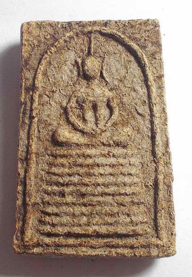 สมเด็จ 9 ชั้น เนื้อว่านชานหมาก หลังฤาษี ลป.ชา วัดหนองป่าพง อุบลราชธานี