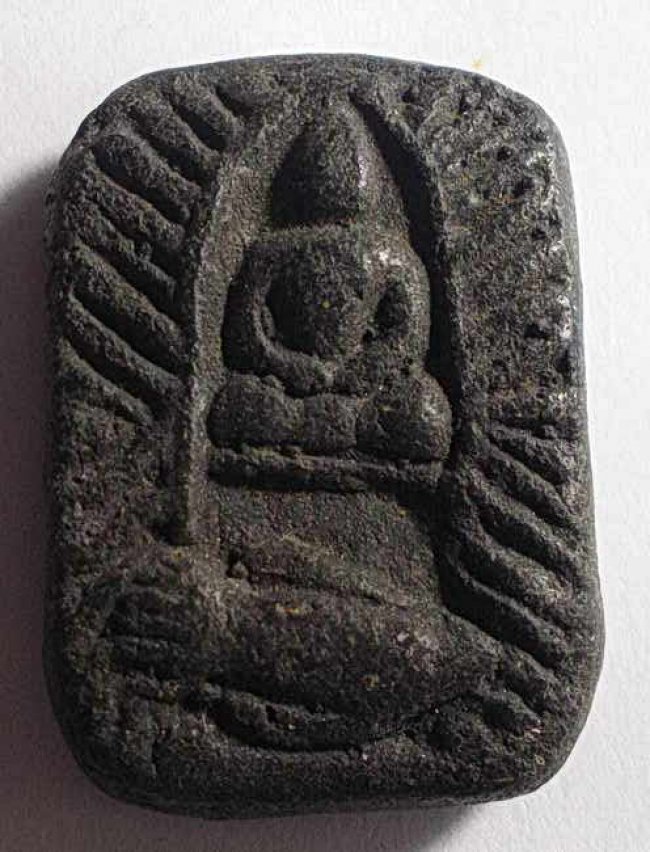 ลพ.คร้าม วัดพระเงิน พิมพ์โบราณ ทรงปลา หลังยันต์เต่า