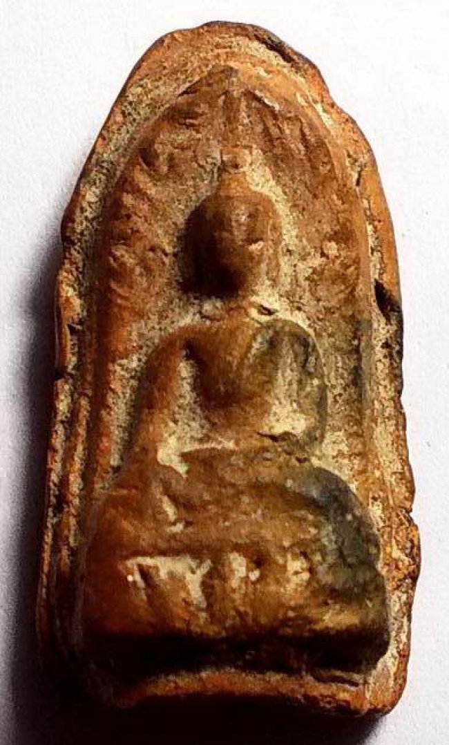 พระรอดพิมพ์เล็กฐานบัว หลวงพ่อเปี่ยม วัดเกาะหลัก ประจวบคีรีขันธ์ ปี พ.ศ.2480