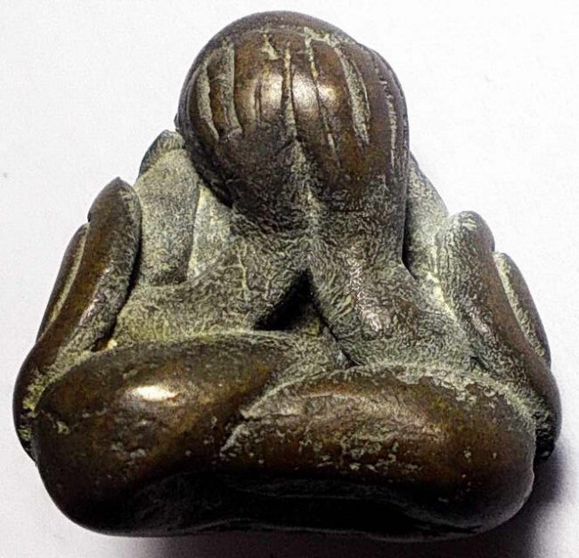 พระปิดตาเก่า เนื้อสัมฤทธิ์