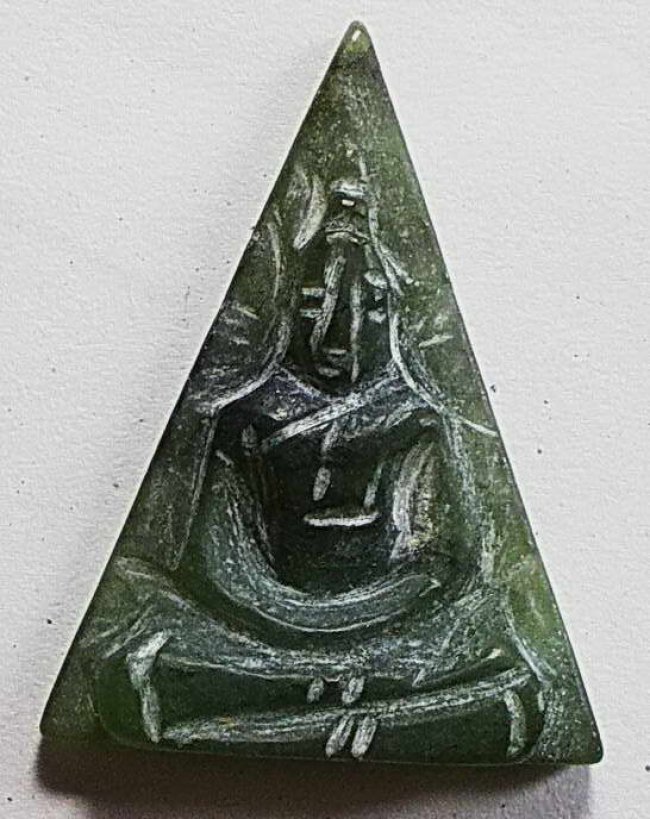 พระหยกแกะสลัก  ลพ.วิริยังค์ วัดธรรมมงคล ปี 36