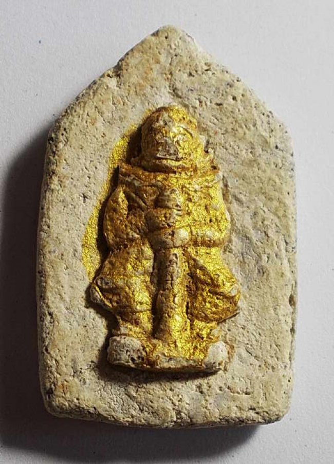 ท้าวเวสสุวรรณ เนื้อผงพุทธคุณหลังยันต์