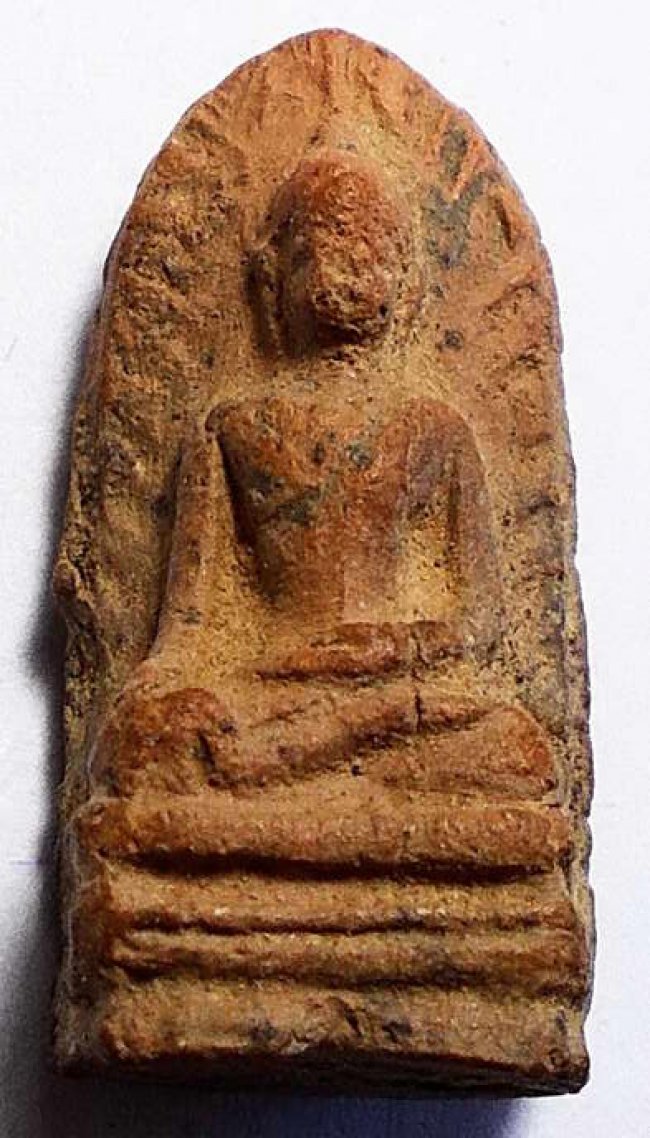 พระรอดวัดพระสิงห์ ก้นจารยันต์หลวงพ่อเงิน ปี 2496