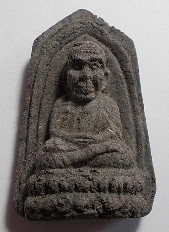 ลป.ทวด เนื้อว่าน พิมพ์ห้าเหลี่ยม วัดนาประดู่ ปัตตานี