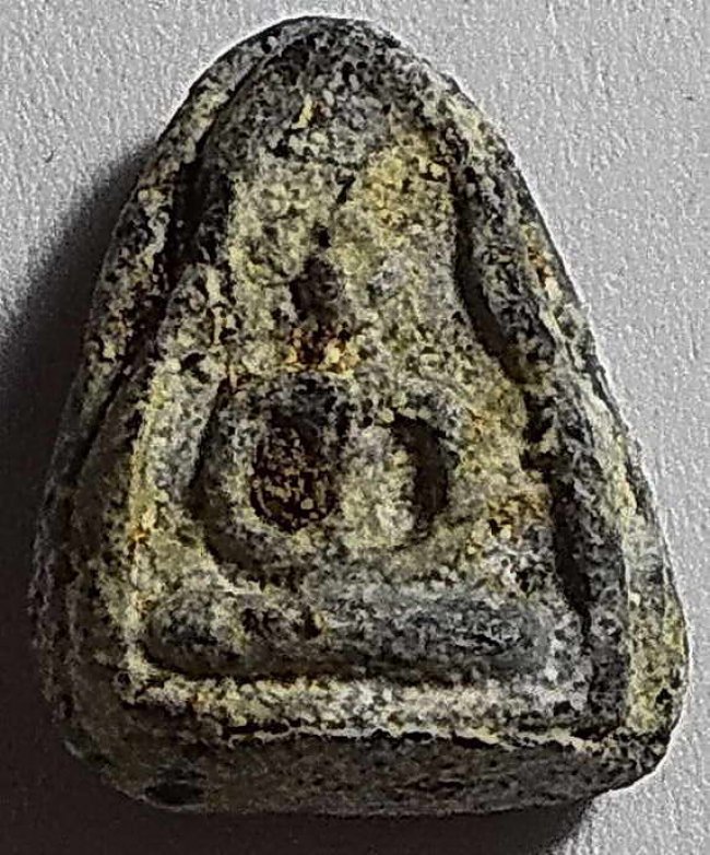 สมเด็จปิลันทน์ วัดระฆัง พิมพ์หยดแป้ง 