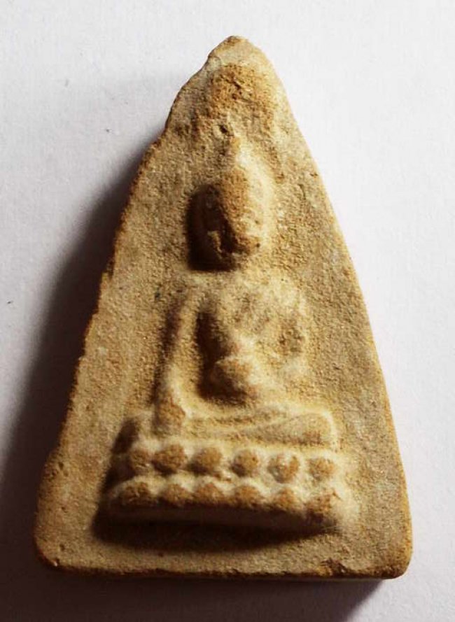 พระพุทโธหลวงพ่อสังวาลย์ เขมโก พิมพ์กลาง หลังยันต์นะอะระห้ง สัมมาสติ