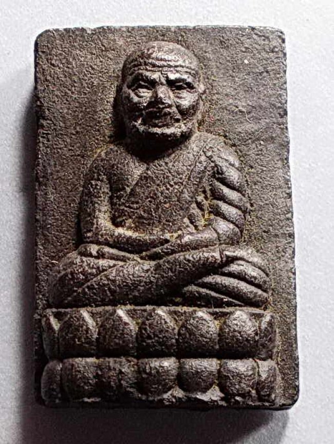 หลวงปู่ทวดเนื้อว่าน รุ่น 5 แชะ พิมพ์กรรมการสี่เหลียม หลวงพ่อแดง วัดศรีมหาโพธิ์ จ.ปัตตานี 