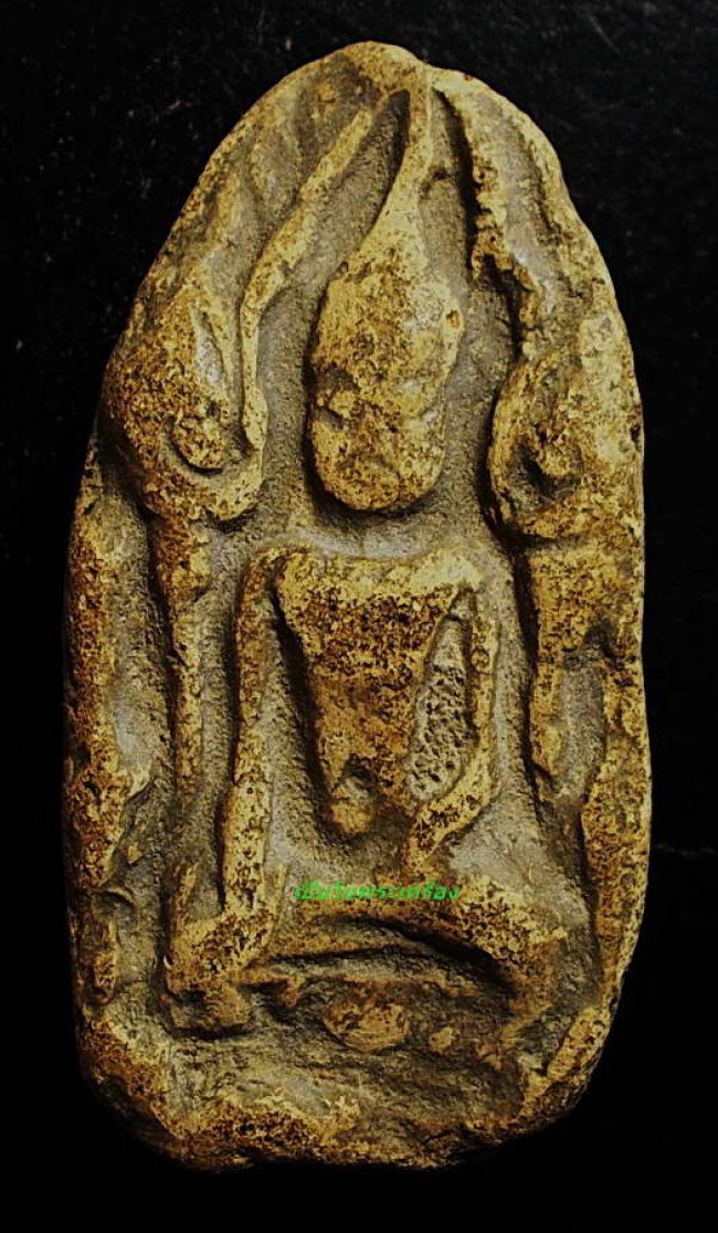 พระกรุวัดพระรูป สุพรรณบุรี พิมพ์ขุนแผนไข่ผ่าซีก