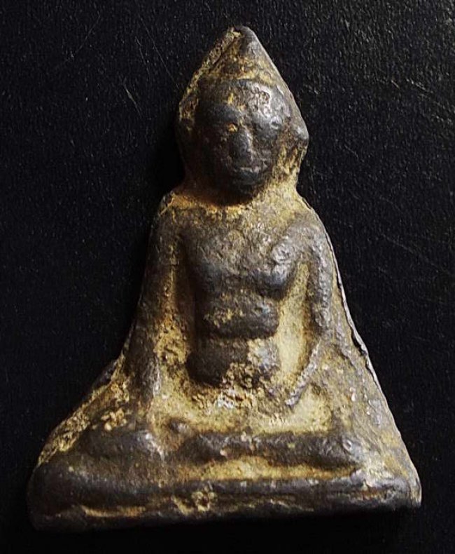 พระร่วงนั่งหลังลิ่ม สุโขทัย