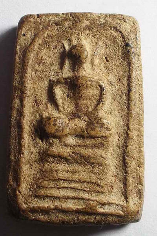 สมเด็จเก่าฝังเพชรหน้าทั่ง