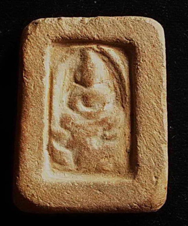 พระเนื้อดินทรงไก่ ลพ.โบ้ย วัดมะนาว สุพรรณบุรี