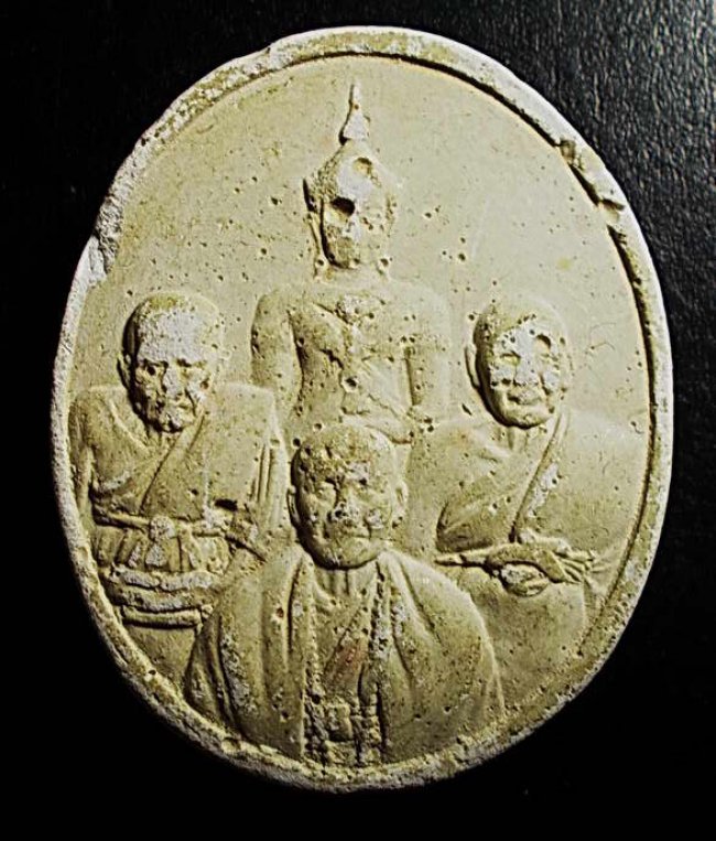 พระเนื้อปูนผสมผงพุทธคุณ หลวงปู่ดู่ วัดสะแก อยุธยา