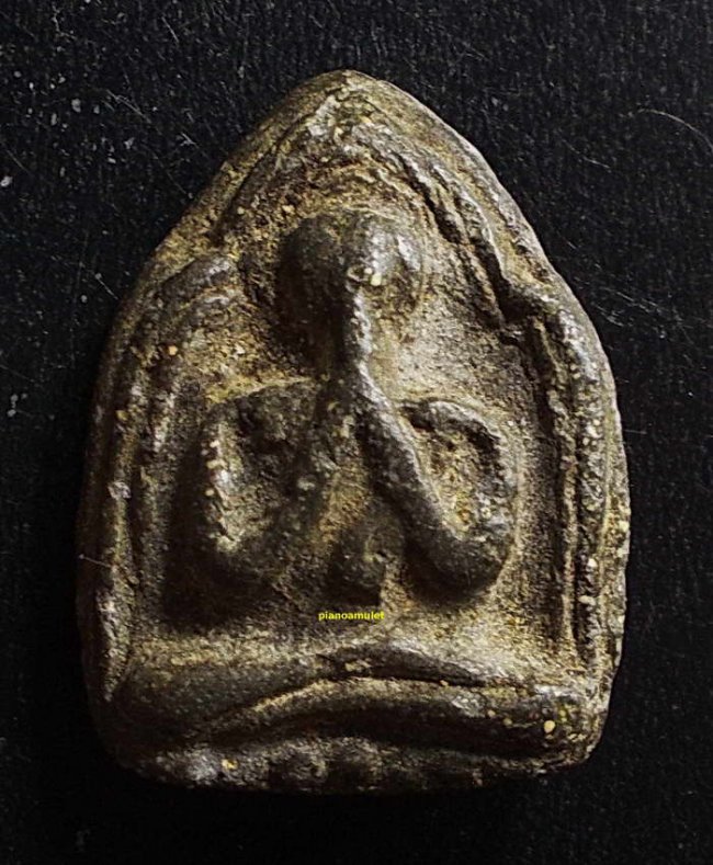 พระกรุวัดท้ายตลาด พิมพ์ปิดตา