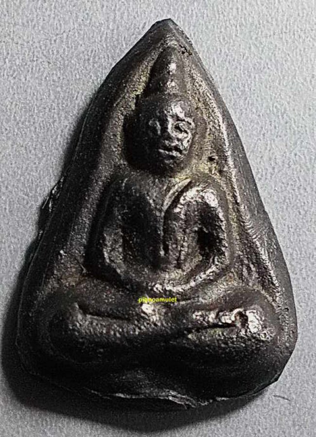 พระกลีบบัวเนื้อเมฆพัด ลพ.เฮง วัดบ้านขอม สมุทรสาคร