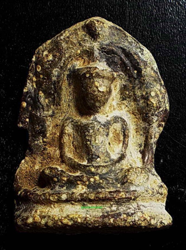 พระร่วงนั่ง สนิมแดง กรุบ้านละหาร สุพรรณบุรี