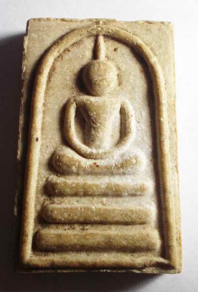 สมเด็จเนื้อผงน้ำมันหลังยันต์แดง