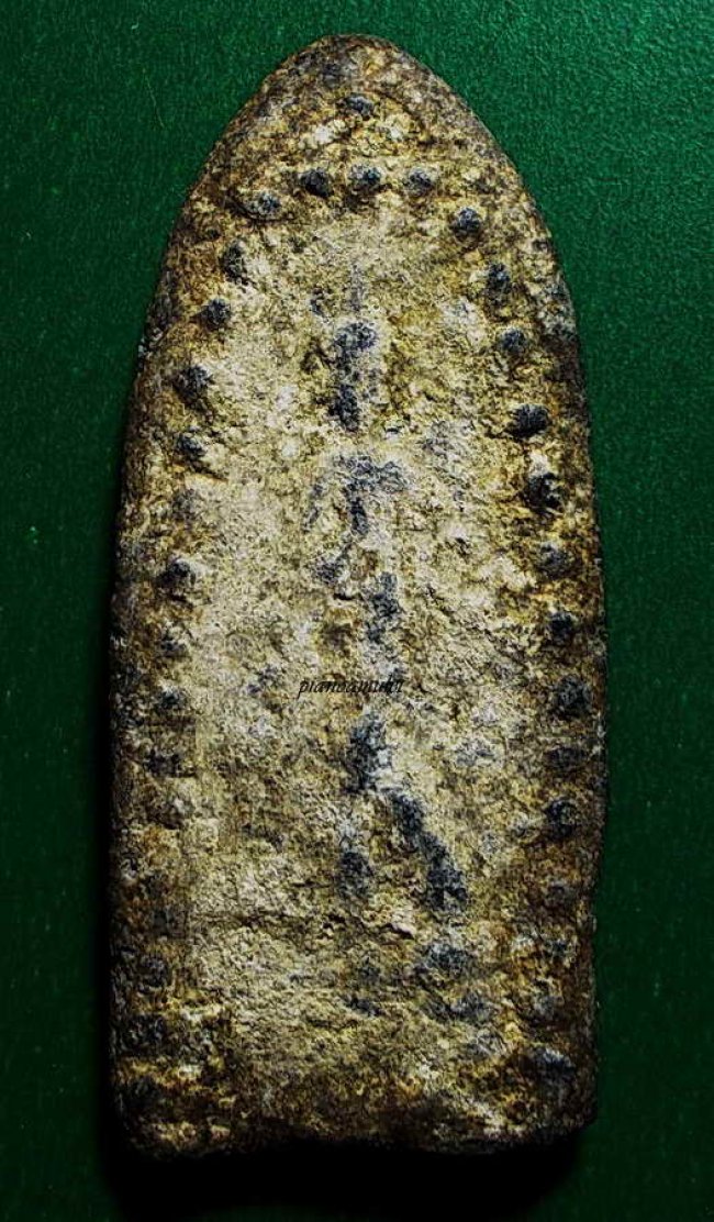 พระยอดอัฏฐารส  เนื้อชินเขียว กรุวัดพระศรีรัตนมหาธาตุ พิษณุโลก