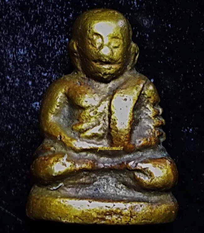 รูปหล่อลพ.เงิน วัดห้วยเขน