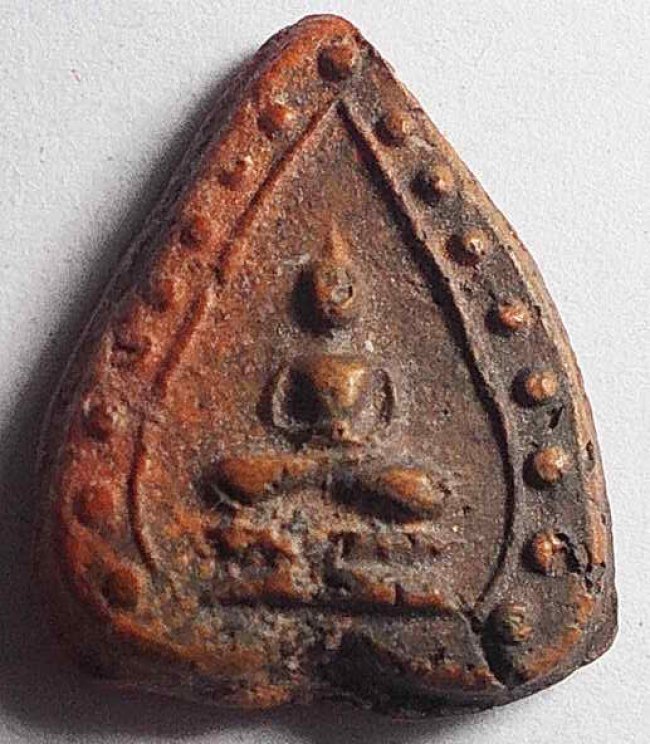  พระเนื้อดินพิมพ์สมาธิ หลวงปู่ภู วัดท่าฬ่อ พิจิตร