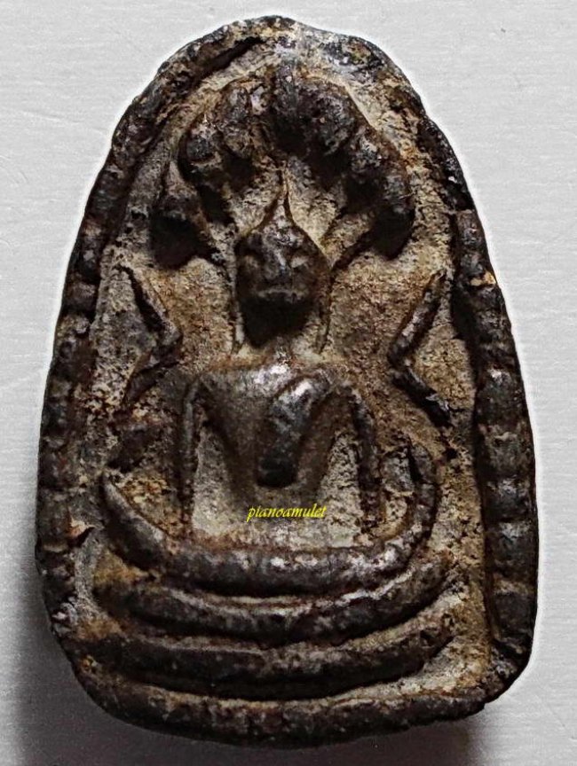 พระกรุวัดท้ายตลาด พิมพ์นาคปรกครึ่งองค์