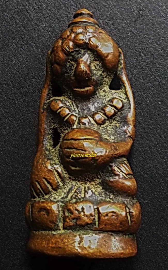 พระกริ่งตั๊กแตน พิมพ์บัวตุ่ม