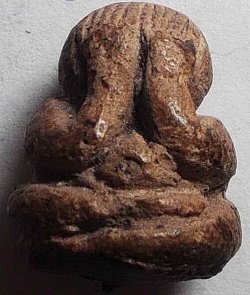 ปิดตาลอยองค์ พิมพ์ต้อ ฝังตะกรุดเงิน ลพ.คูณ วัดบ้านไร่