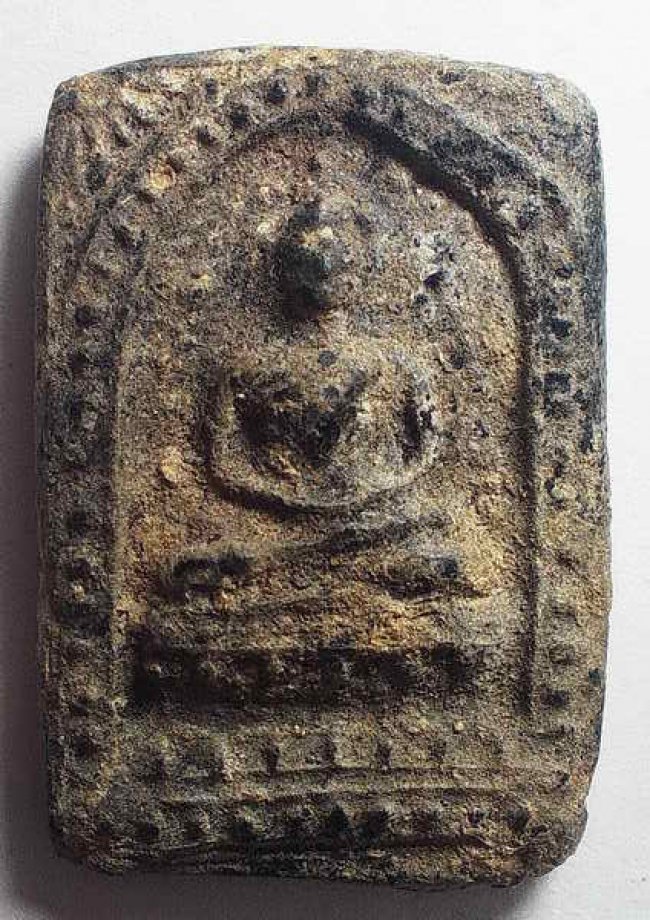 พระกรุวัดท้ายตลาด พิมพ์สมาธิข้างเม็ด