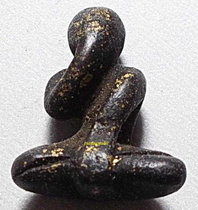 พระปิดตา ผงคลุกรักเก่าลงจารย์ไม่ทราบที่