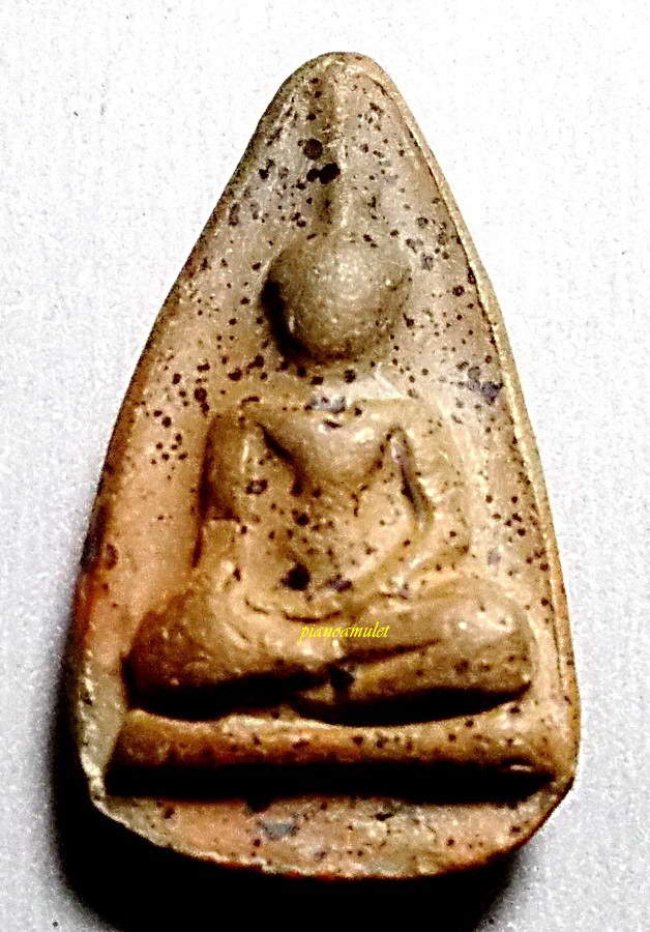 พระกำแพงกลีบบัว กำแพงเพชร พิมพ์เกศแฉก