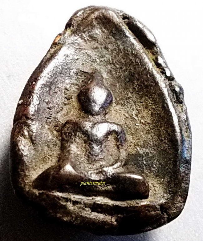 พระกำแพงเม็ดมะลื่น กำแพงเพชร