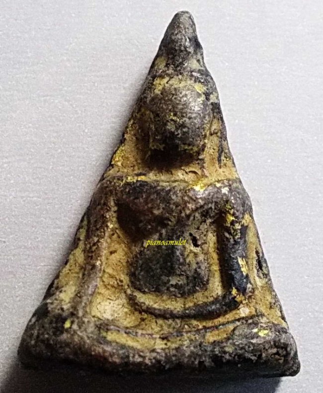 นางพญาเข่าโค้ง กรุวัดบ่อทองคำ พิษณุโลก