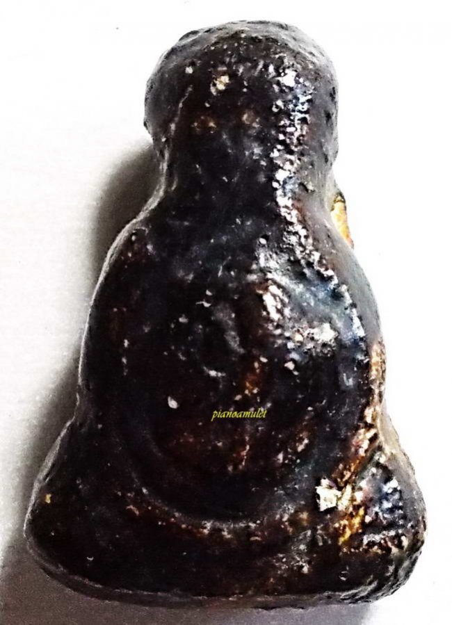 พระปิดตา หลวงปู่ยิ้ม วัดหนองบัว พิมพ์สังกัจจายน์ เนื้อผงจุ่มรัก กาญจนบุรี