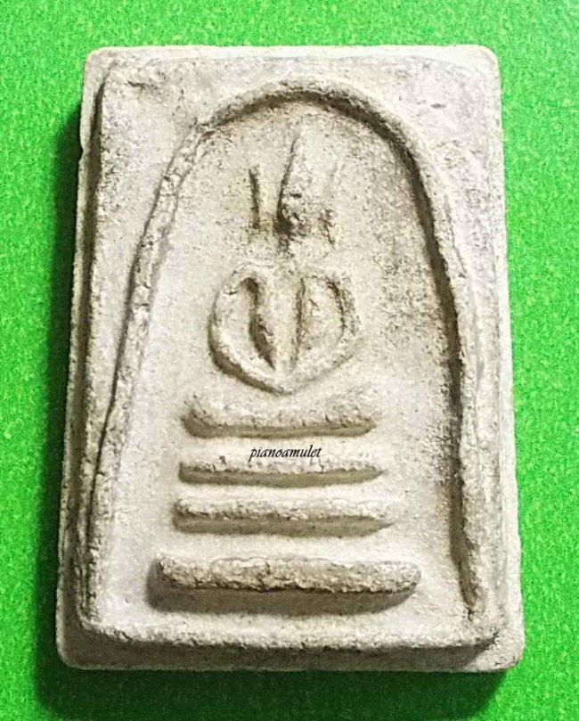 สมเด็จเผ่า วัดอินทร์ฯ พิมพ์อกร่องหูบายศรี ปี 95