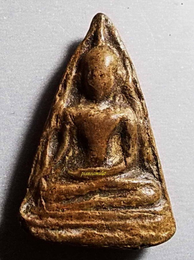 พระท่ามะปราง เนื้อดิน กำแพงเพชร