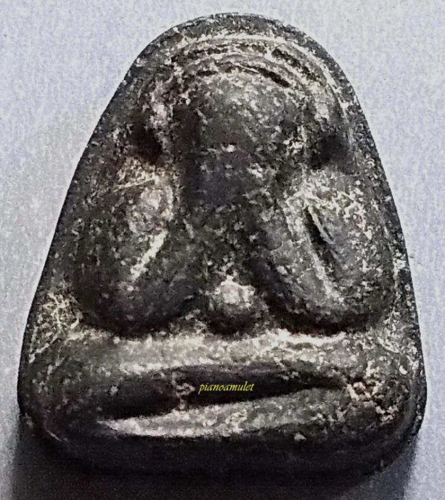 พระปิดตา หลวงปู่เฮี้ยง วัดป่า หลังยันต์อิติ พิมพ์เล็ก