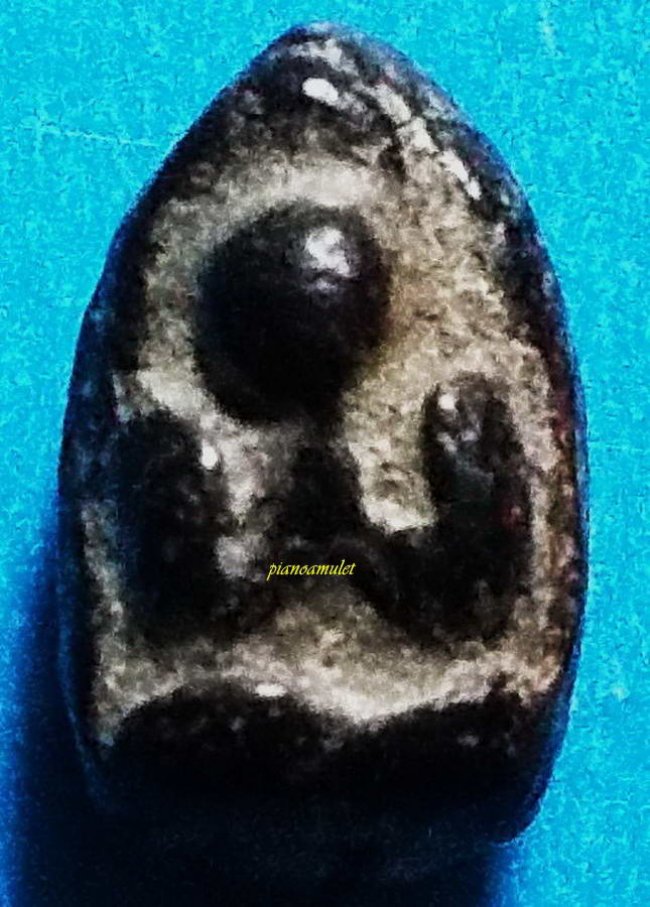 พระปิดตาจิ๋ว เนื้อผงคลุกรัก หลวงพ่อเชย วัดโพธิ์ทองล่าง จ.นนทบุรี 