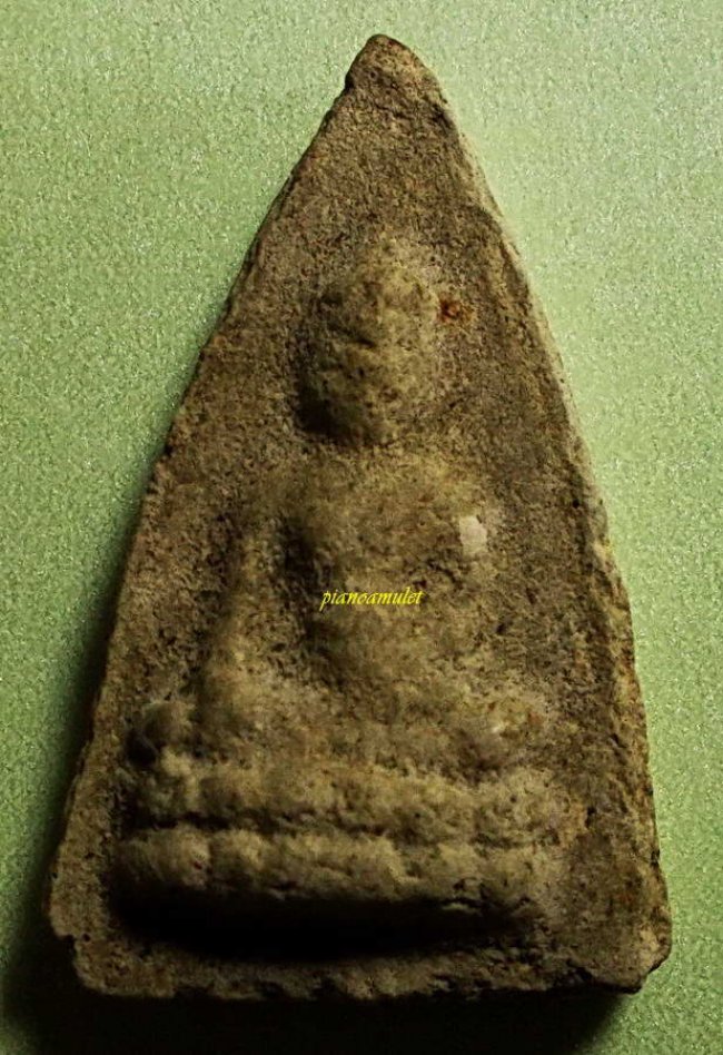 พระพุทโธน้อย เนื้อผงพุทธคุณ พิมพ์กลาง หลังยันต์พุทโธ แม่ชีบุญเรือน ปี 2494