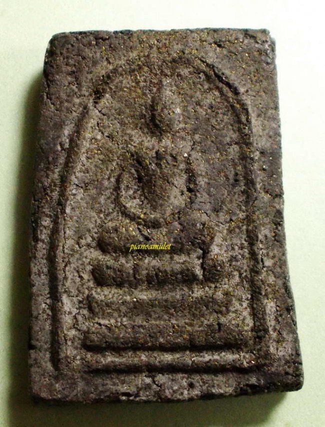 สมเด็จ เนื้อดำ พิมพ์ลึก โรยผงตะไบ ลพ.แดง วัดเขาบันไดอิฐ เพชรบุรี ปี 13