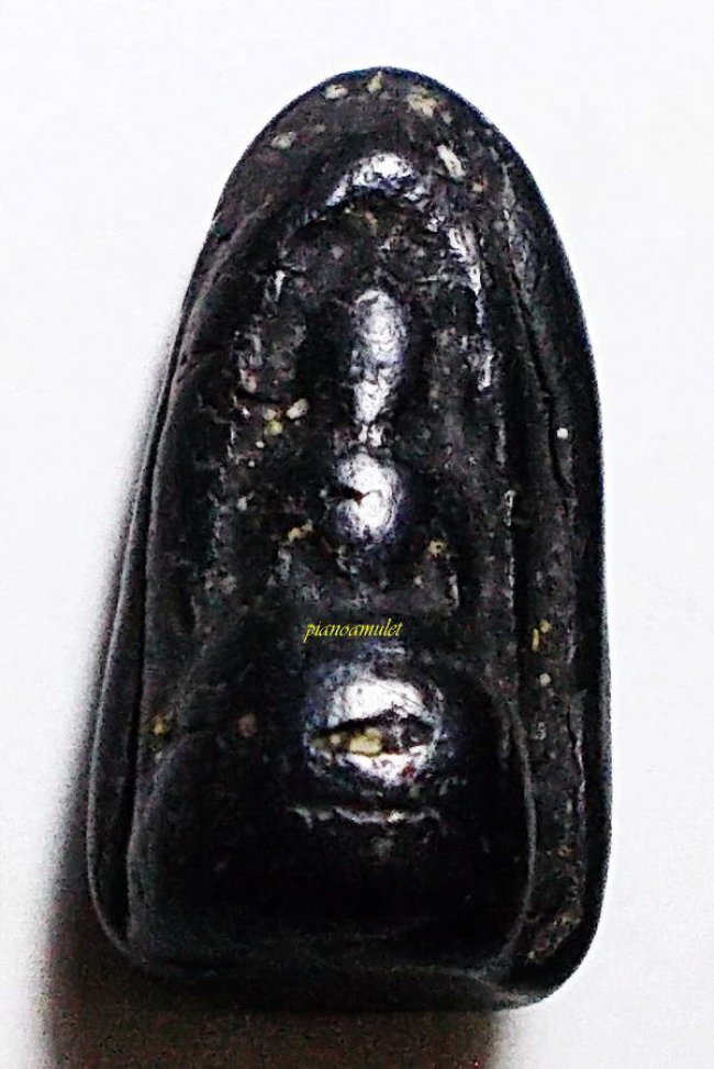 พระกรุวัดป่ากล้วย จ.ลำปาง พิมพ์พระรอด พิมพ์เล็ก