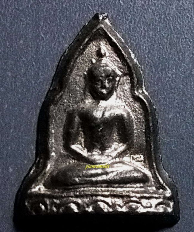 สมเด็จซุ้มเรือนแก้ว ( ซุ้มประตู ) เนื้อตะกั่ว หลวงปู่โต๊ะ วัดประดู่ฉิมพลี ปี 2514