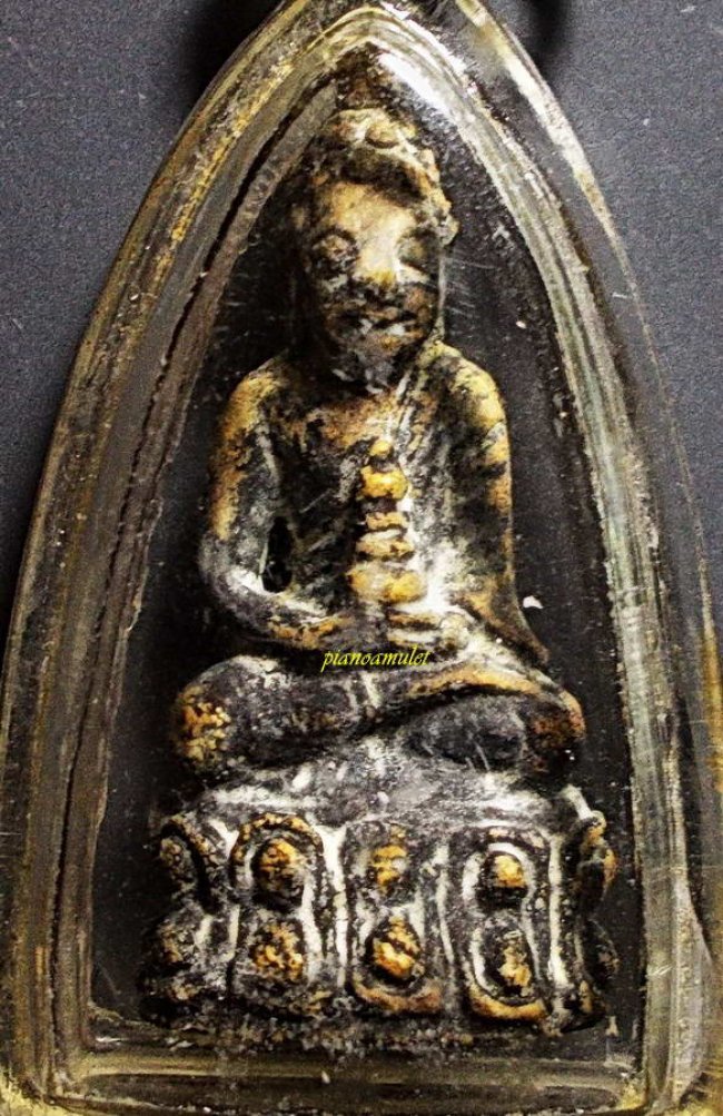 พระกริ่งหน้าอินเดีย หลวงพ่อเส้ง วัดแหลมทราย สงขลา ปี 2493