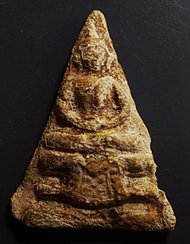 พระกรุวัดสามปลื้ม พิมพ์สามเหลี่ยม สมาธิ