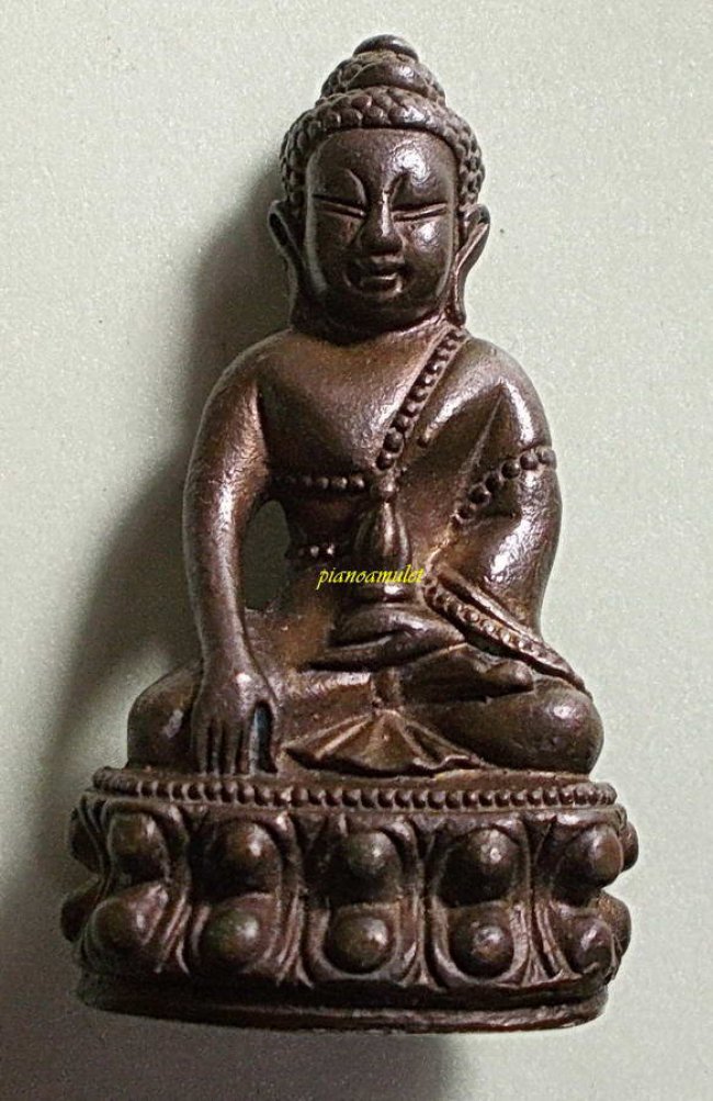 พระกริ่งชินบัญชร หลวงปู่ทิม วัดละหารไร่ เนื้อนวโลหะก้นเงิน ปี 2517 จ.ระยอง