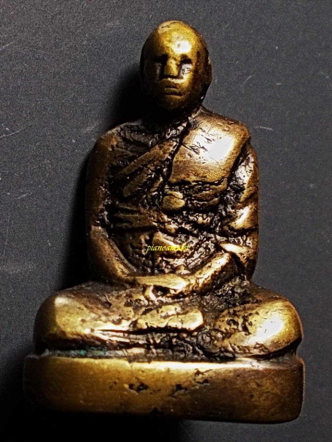 รูปหล่อโบราณหลวงปู่กลิ่น วัดสะพานสูง ปี 2500