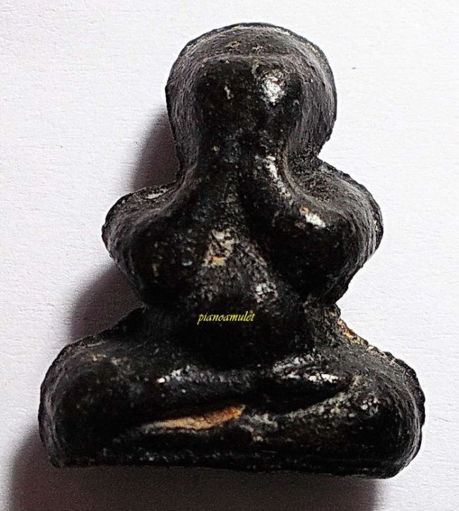 พระปิดตา เนื้อผงจุ่มรัก ลป.กลิ่น วัดสะพานสูง