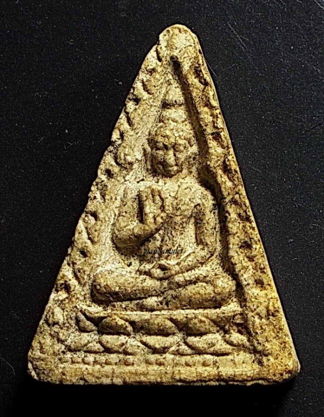 พระผงวัดปากน้ำ รุ่น 4 พิมพ์สามเหลี่ยม ปี 2514