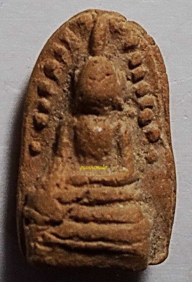 พระรอดจิ๋ว เนื้อดิน หลวงพ่อแดง วัดทุ่งคอก จ.สุพรรณบุรี พระรอดจิ๋ว เนื้อดิน หลวงพ่อแดง วัดทุ่งคอก จ.สุพรรณบุรี