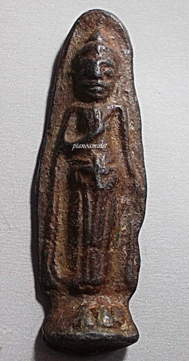 พระร่วงยืน พิมพ์เศียรโต นิยม กรุวัดปู่บัว สุพรรณบุรี